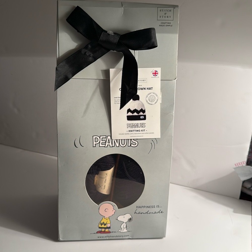 Peanuts Charlie Brown hat knitting kit
